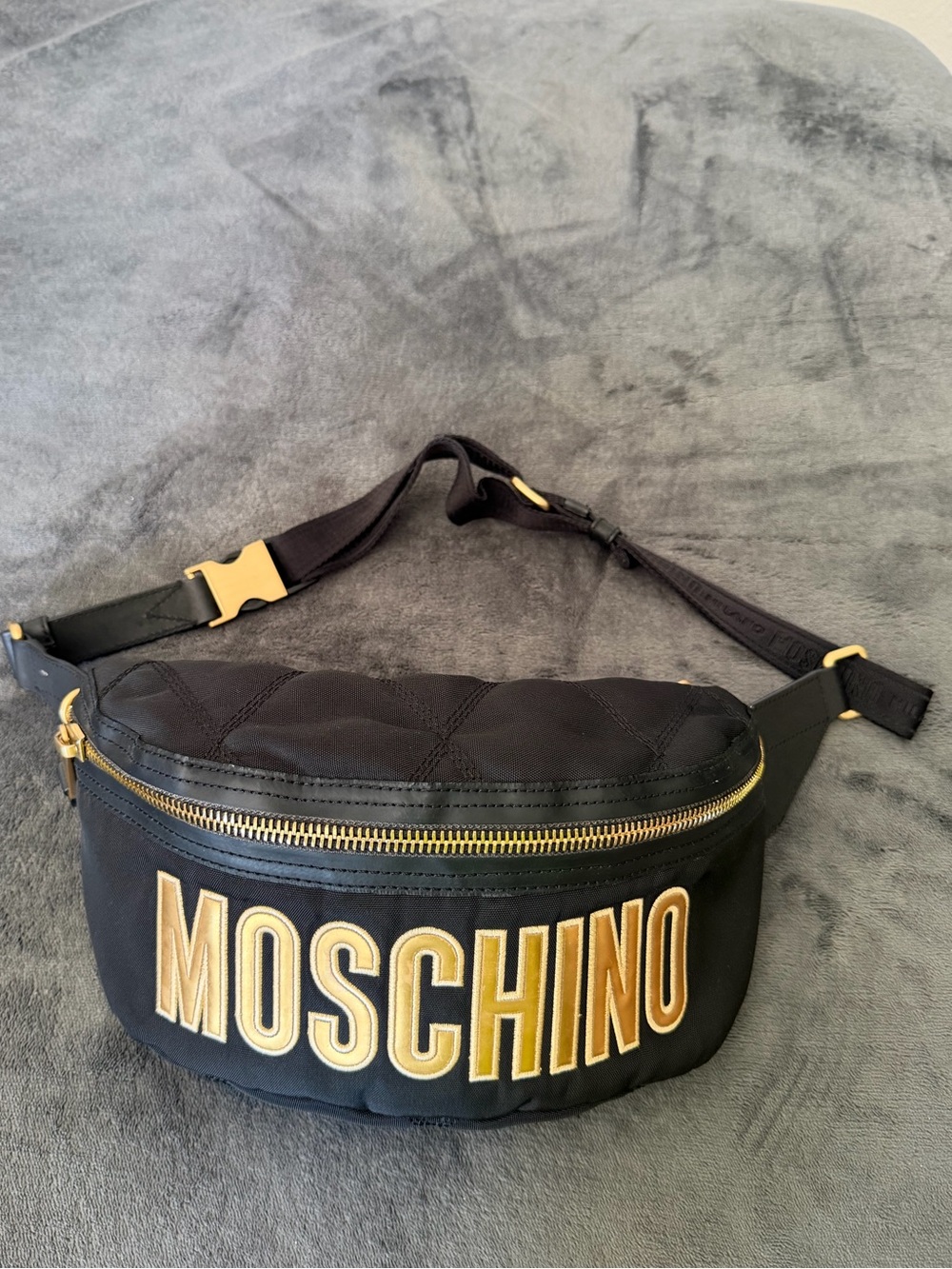Moschino belt bag